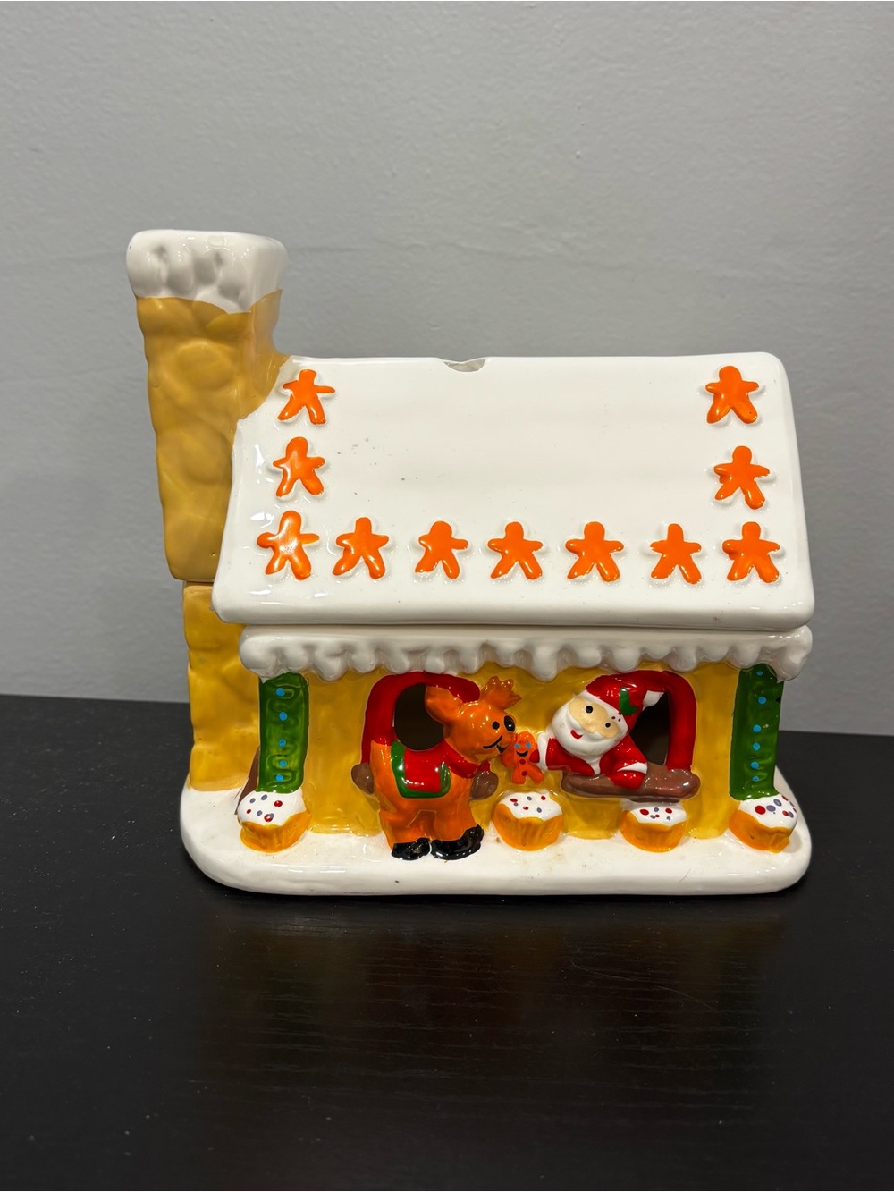 Vintage wicks n sticks Ceramic Gingerbread House Holiday music box 2 pieces
